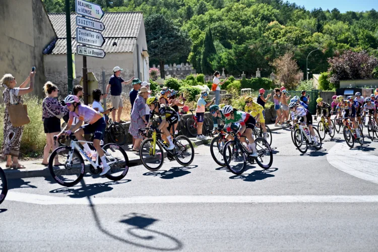 Niewiadoma-Phinney takes overall lead on Women's Tour de France
